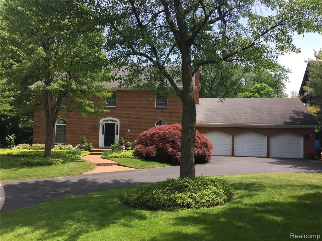 23 Beacon Hill Road Grosse Pointe, MI 48236 - Photo 1 of 33 23 Beacon Hill