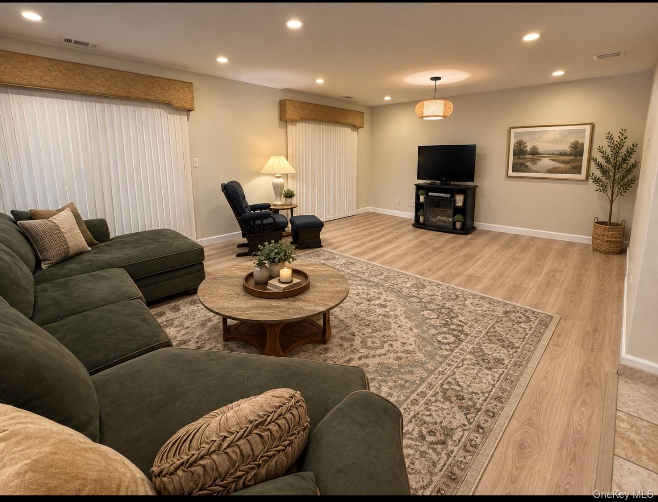 21 Sandy Hill Road Commack, NY 11725 - Photo 2 of 11 Gallery Image 2