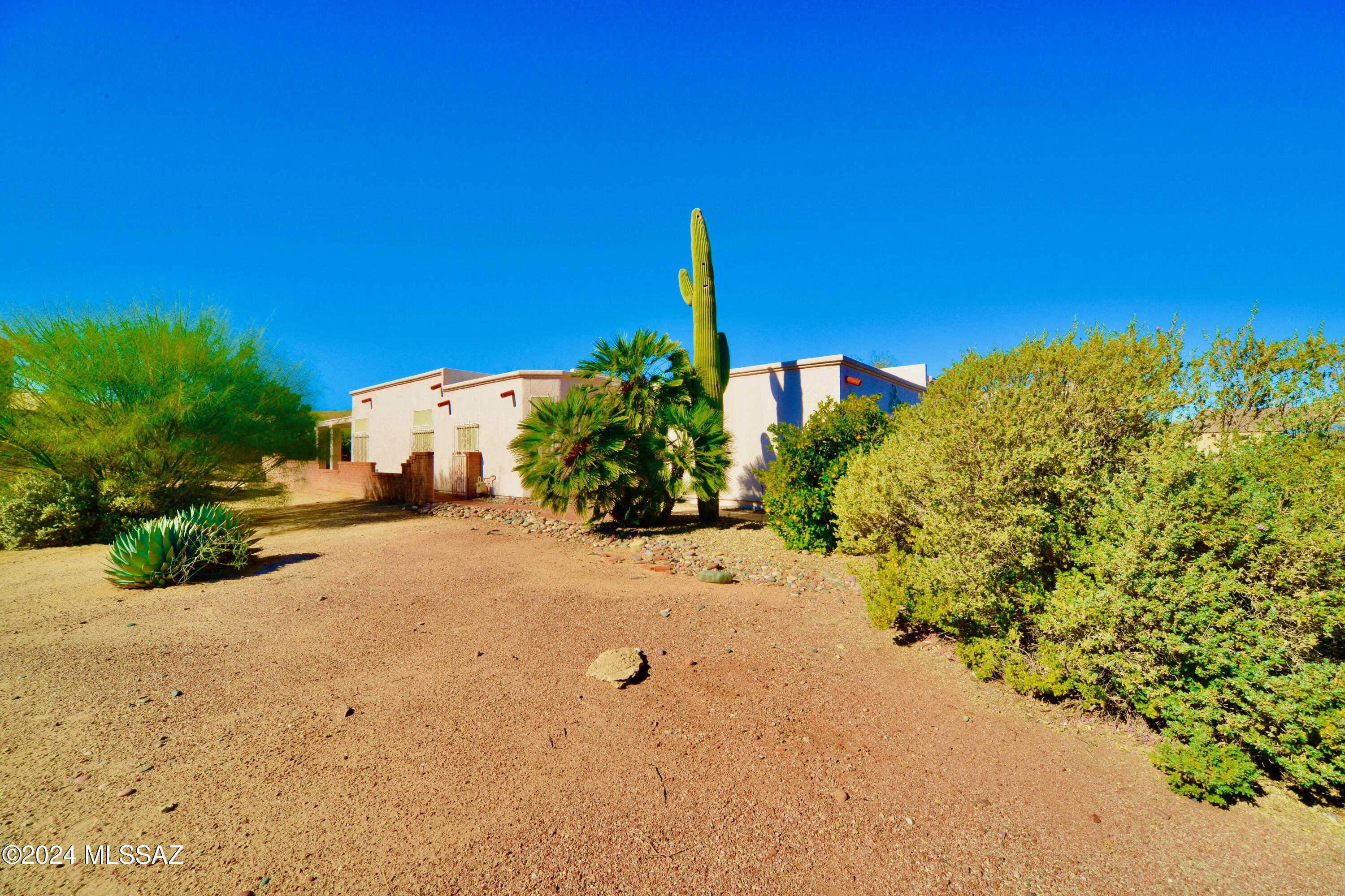 1792 North Rio Mayo Green Valley, AZ 85614 - Photo 2 of 38 Gallery Image 2