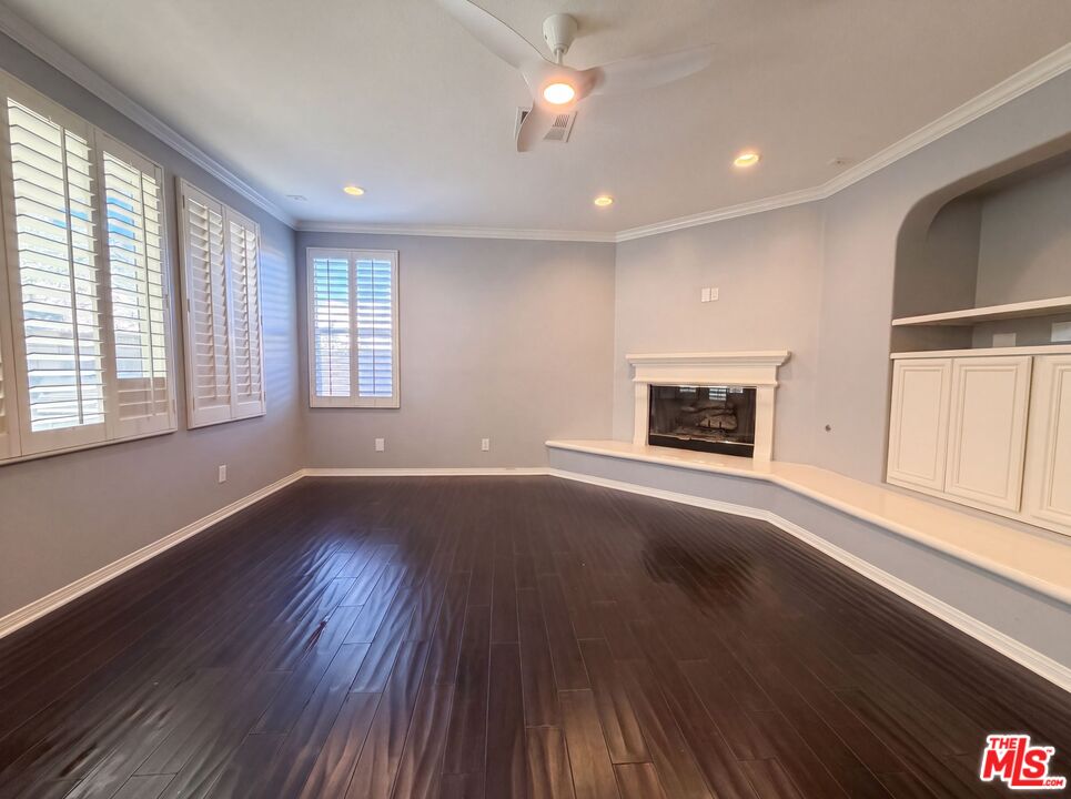 25701 Chestnut Way Stevenson Ranch, CA 91381 - Photo 8 of 35 Gallery Image 8