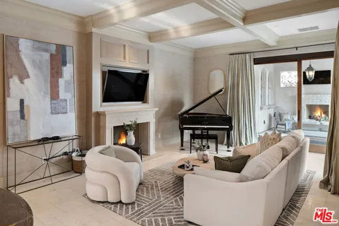 $6,399,000 | 6882 Arizona Avenue, Los Angeles, CA 90045