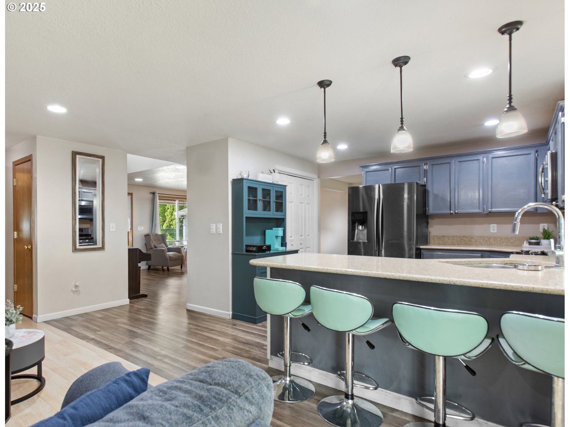 12 Southeast 9th Circle Battle Ground, WA 98604 - Photo 14 of 33 a large kitchen with a table and chairs