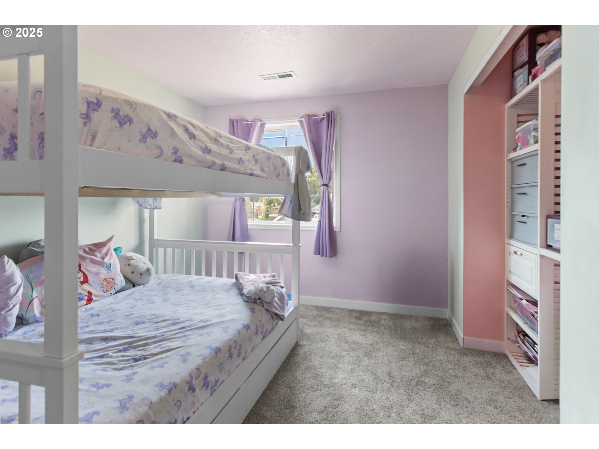 12 Southeast 9th Circle Battle Ground, WA 98604 - Photo 23 of 33 a bedroom with a bed and a large mirror on the dresser