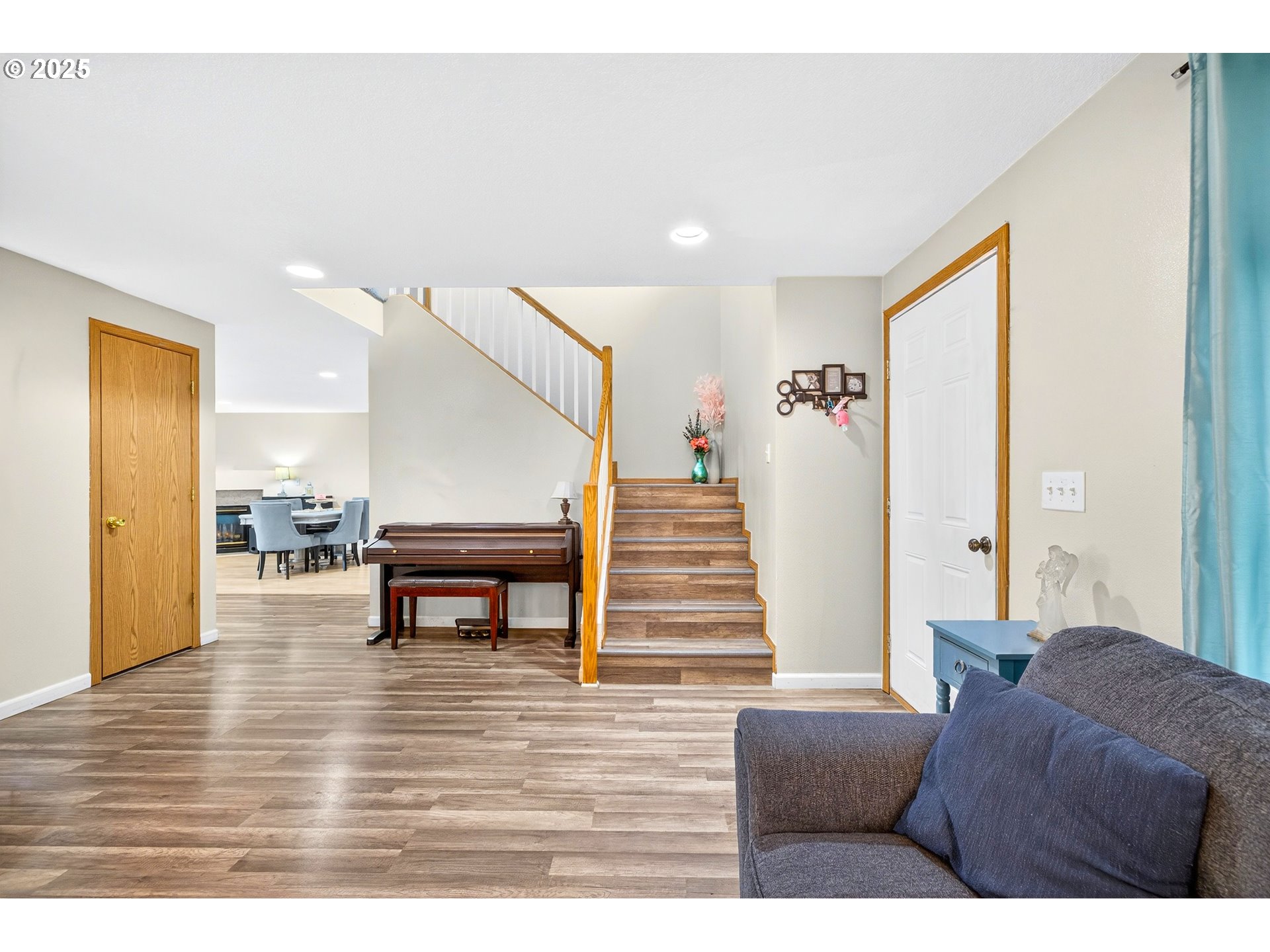 12 Southeast 9th Circle Battle Ground, WA 98604 - Photo 30 of 33 a living room with furniture and a wooden floor
