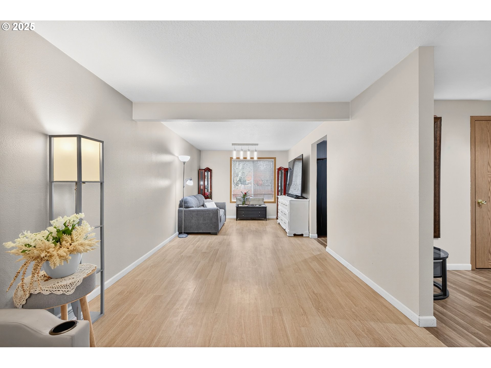 12 Southeast 9th Circle Battle Ground, WA 98604 - Photo 33 of 33 a view of a living room and a chandelier