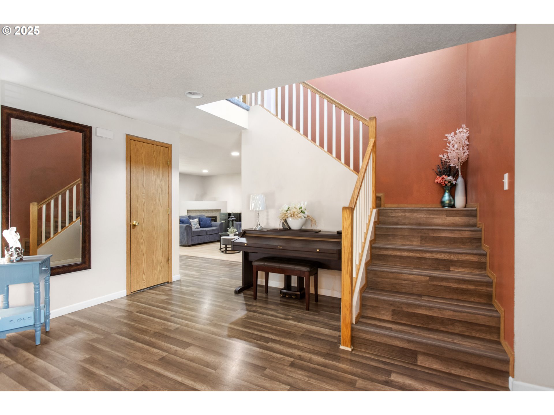 12 Southeast 9th Circle Battle Ground, WA 98604 - Photo 7 of 33 a view of entryway and hall with wooden floor