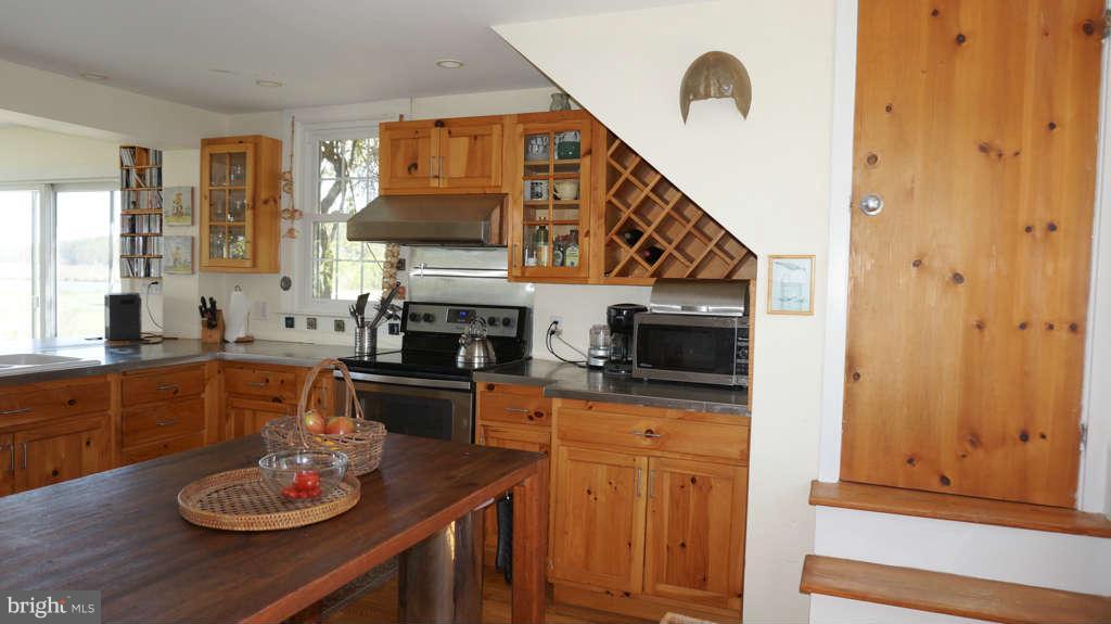 5439 Cassons Neck Road Cambridge, MD 21613 - Photo 16 of 30 KItchen & Back Stair