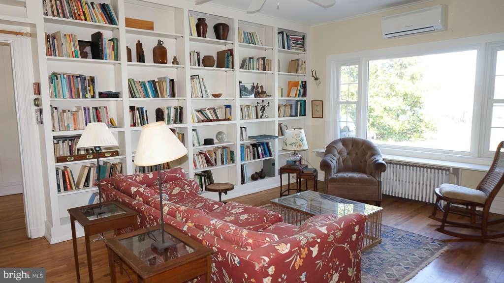5439 Cassons Neck Road Cambridge, MD 21613 - Photo 17 of 30 Library