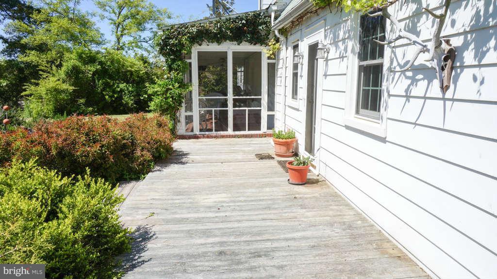 5439 Cassons Neck Road Cambridge, MD 21613 - Photo 4 of 30 Front Deck & Screened Porch
