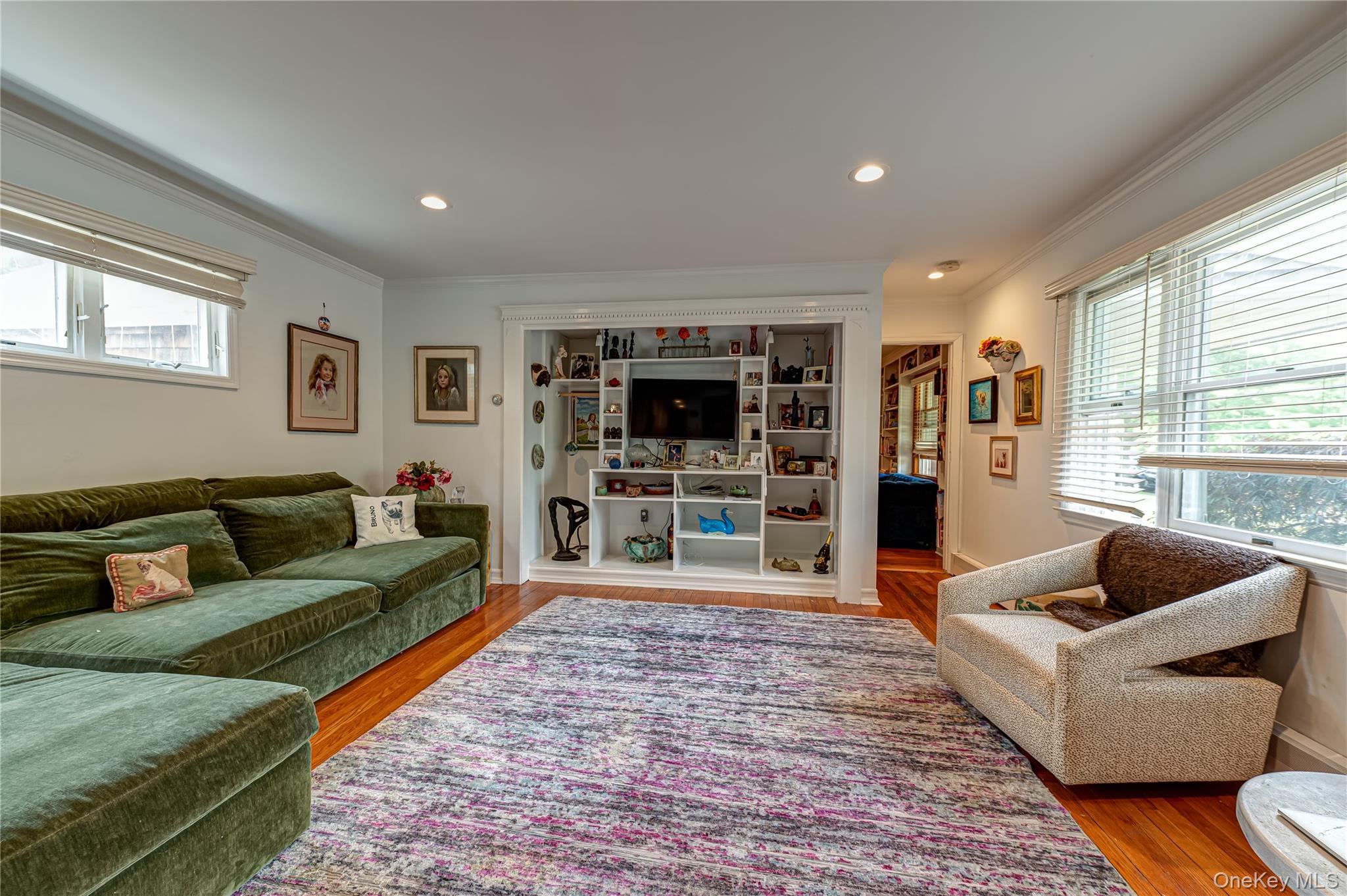 253 Melbury Road Babylon, NY 11702 - Photo 13 of 44