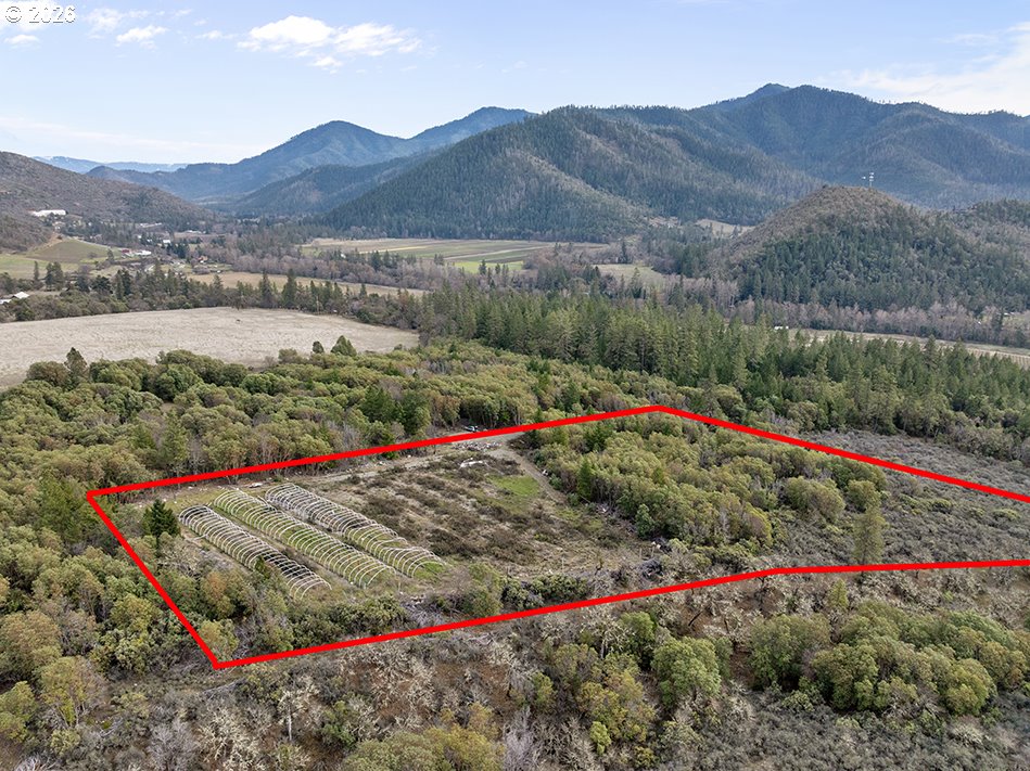 18101 North Applegate Road Grants Pass, OR 97527 - Photo 16 of 16