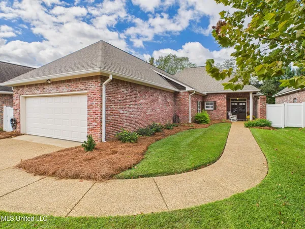 $420,000 | 207 Geneva Boulevard, Madison, MS 39110