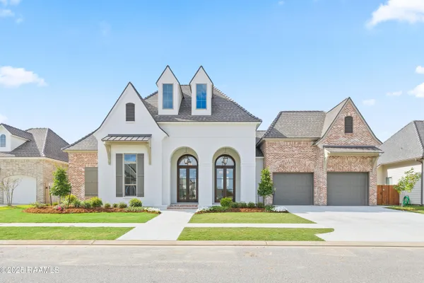 $890,000 | 221 Rue De La Rochelle, Broussard, LA 70518