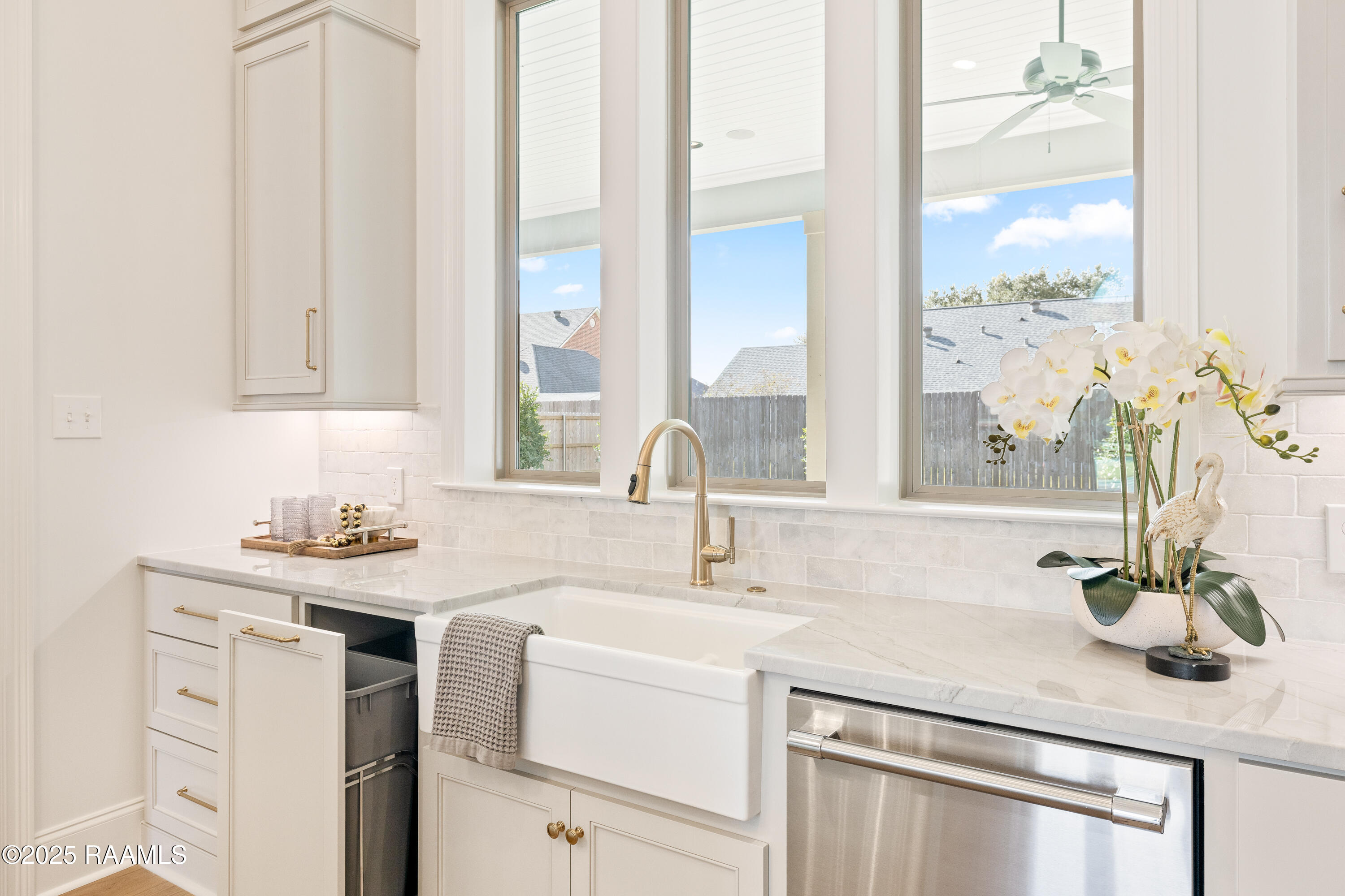 221 Rue De La Rochelle Broussard, LA 70518 - Photo 16 of 54 221 Rue De La Rochelle-12