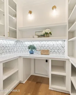 $890,000 | 221 Rue De La Rochelle, Broussard, LA 70518