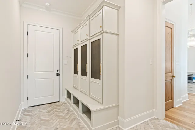 $890,000 | 221 Rue De La Rochelle, Broussard, LA 70518