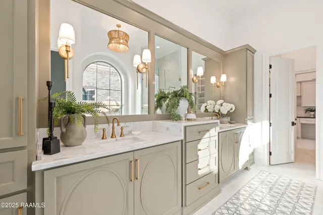 $890,000 | 221 Rue De La Rochelle, Broussard, LA 70518