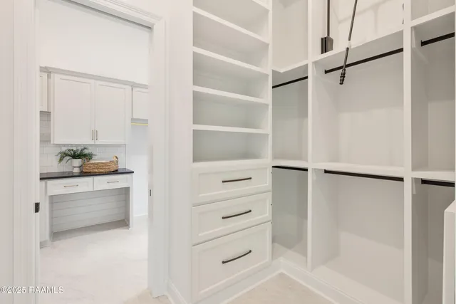 $890,000 | 221 Rue De La Rochelle, Broussard, LA 70518