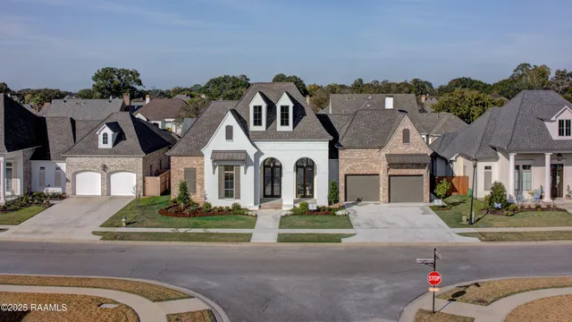 $890,000 | 221 Rue De La Rochelle, Broussard, LA 70518