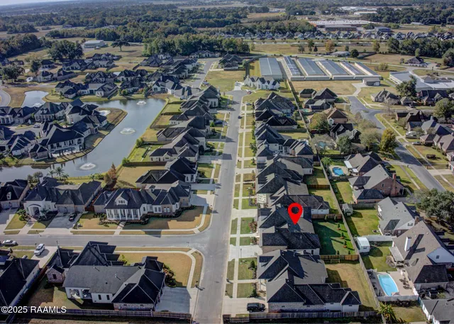 $890,000 | 221 Rue De La Rochelle, Broussard, LA 70518