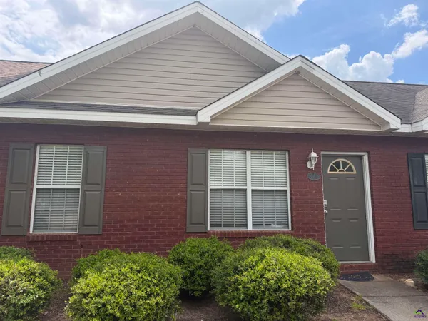 $1,200 | 224 Katelyn Circle, Warner Robins, GA 31088