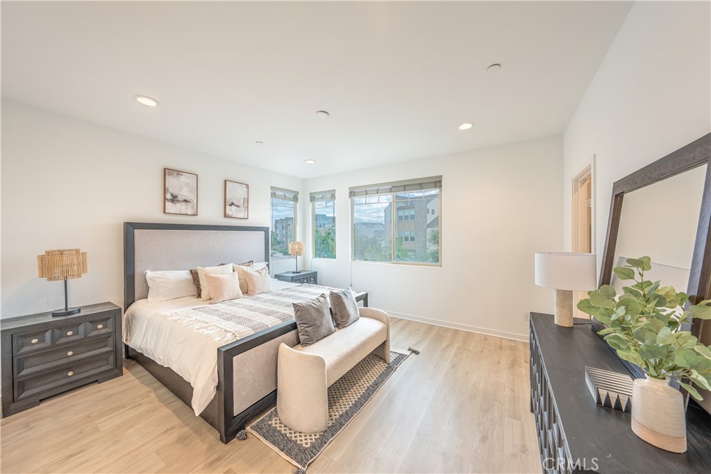 177 Frame Irvine, CA 92618 - Photo 8 of 40