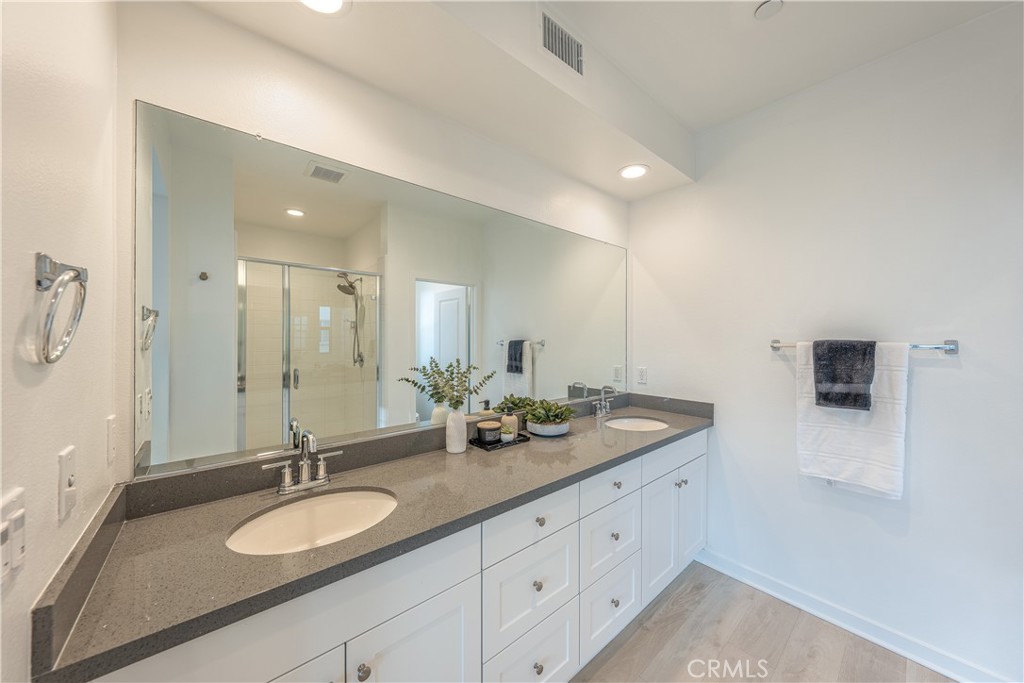 177 Frame Irvine, CA 92618 - Photo 9 of 40