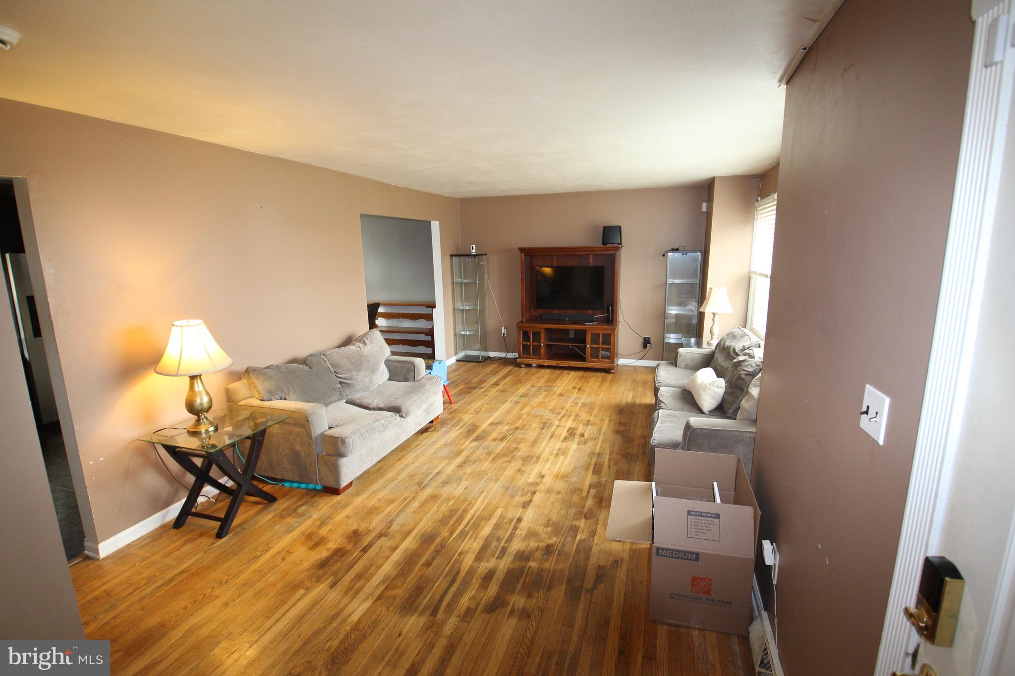 21 Rivanna Road New Castle, DE 19720 - Photo 2 of 21 Living Room