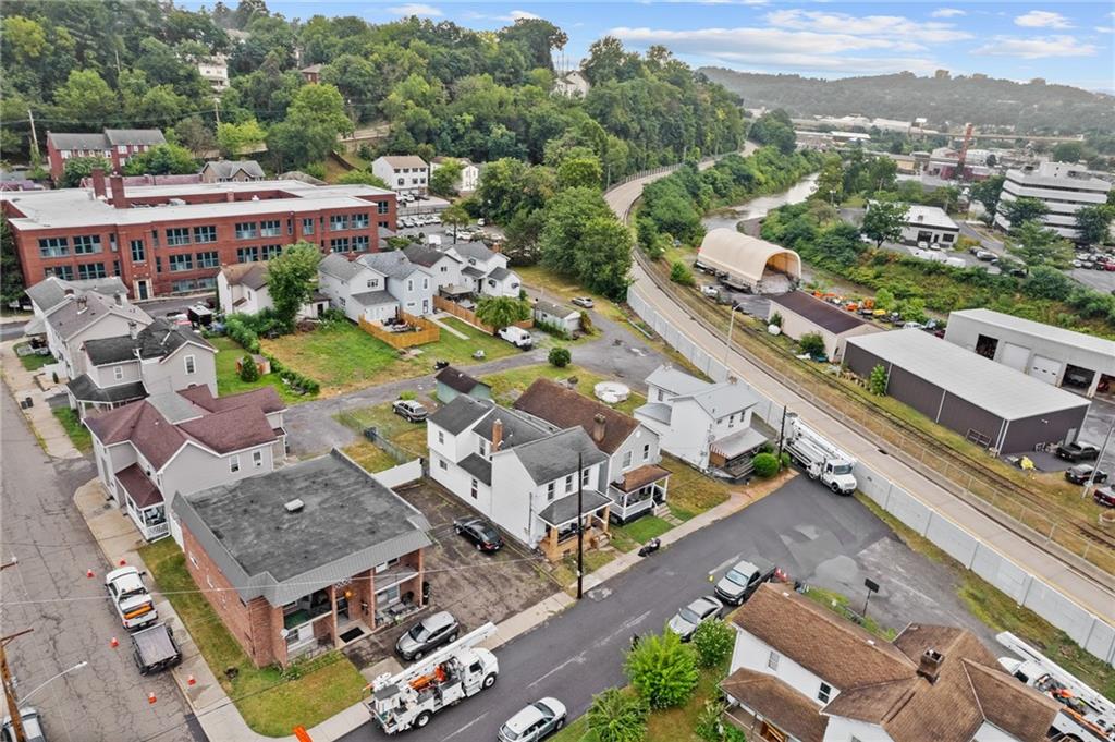 107 Dickman Street Carnegie, PA 15106 - Photo 45 of 47 an aerial view of residential houses with outdoor space