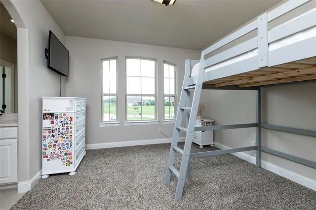 a view of livingroom with furniture