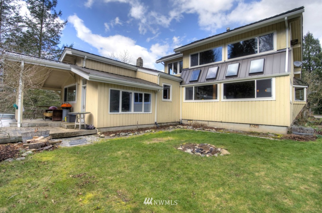 8911 Frost Road Sumas, WA 98295 - Photo 1 of 24