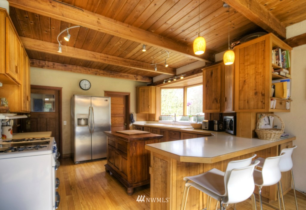 8911 Frost Road Sumas, WA 98295 - Photo 2 of 24