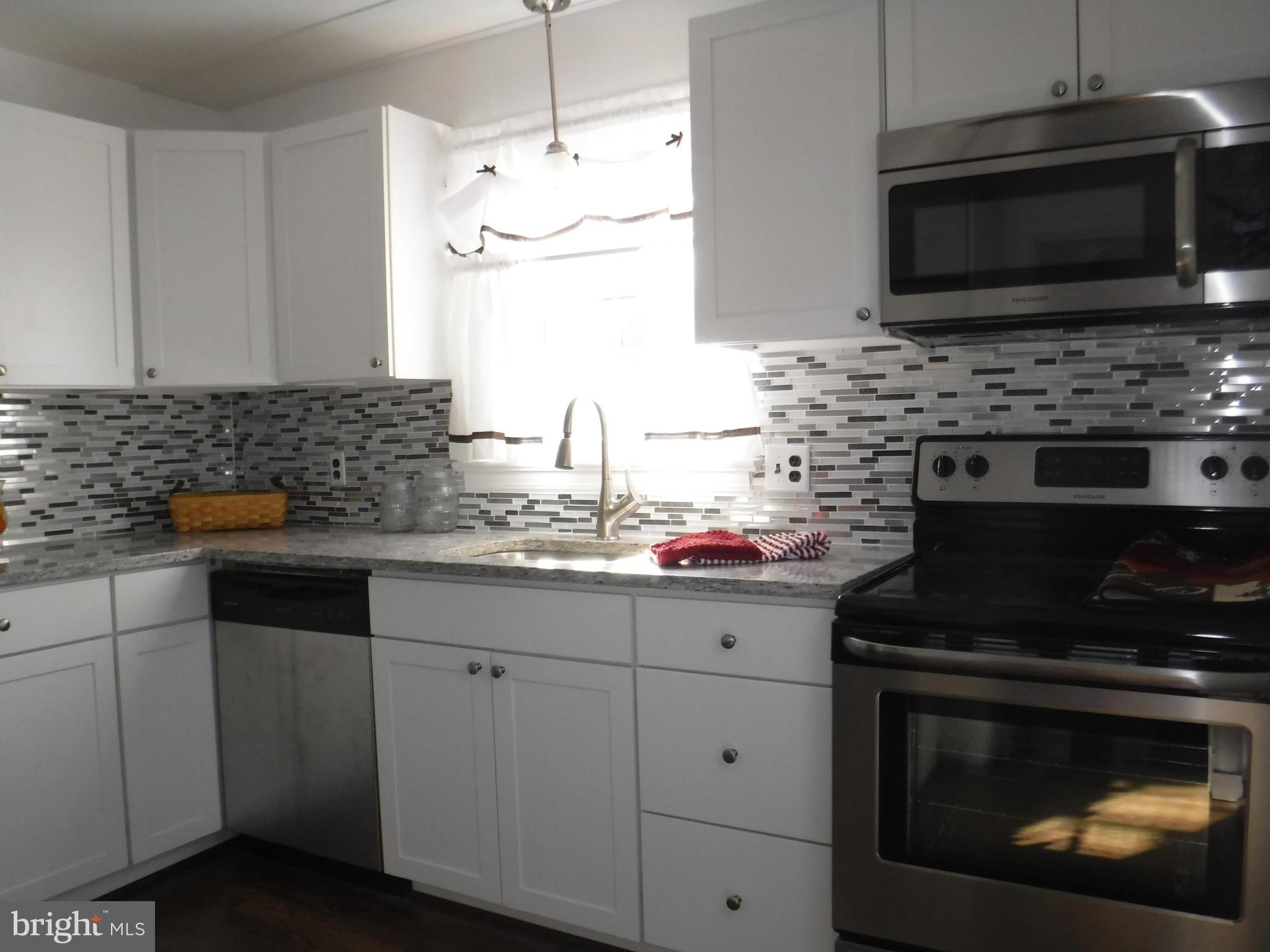 11300 Marbern Road Hagerstown, MD 21740 - Photo 5 of 26 AWESOME Kitchen!