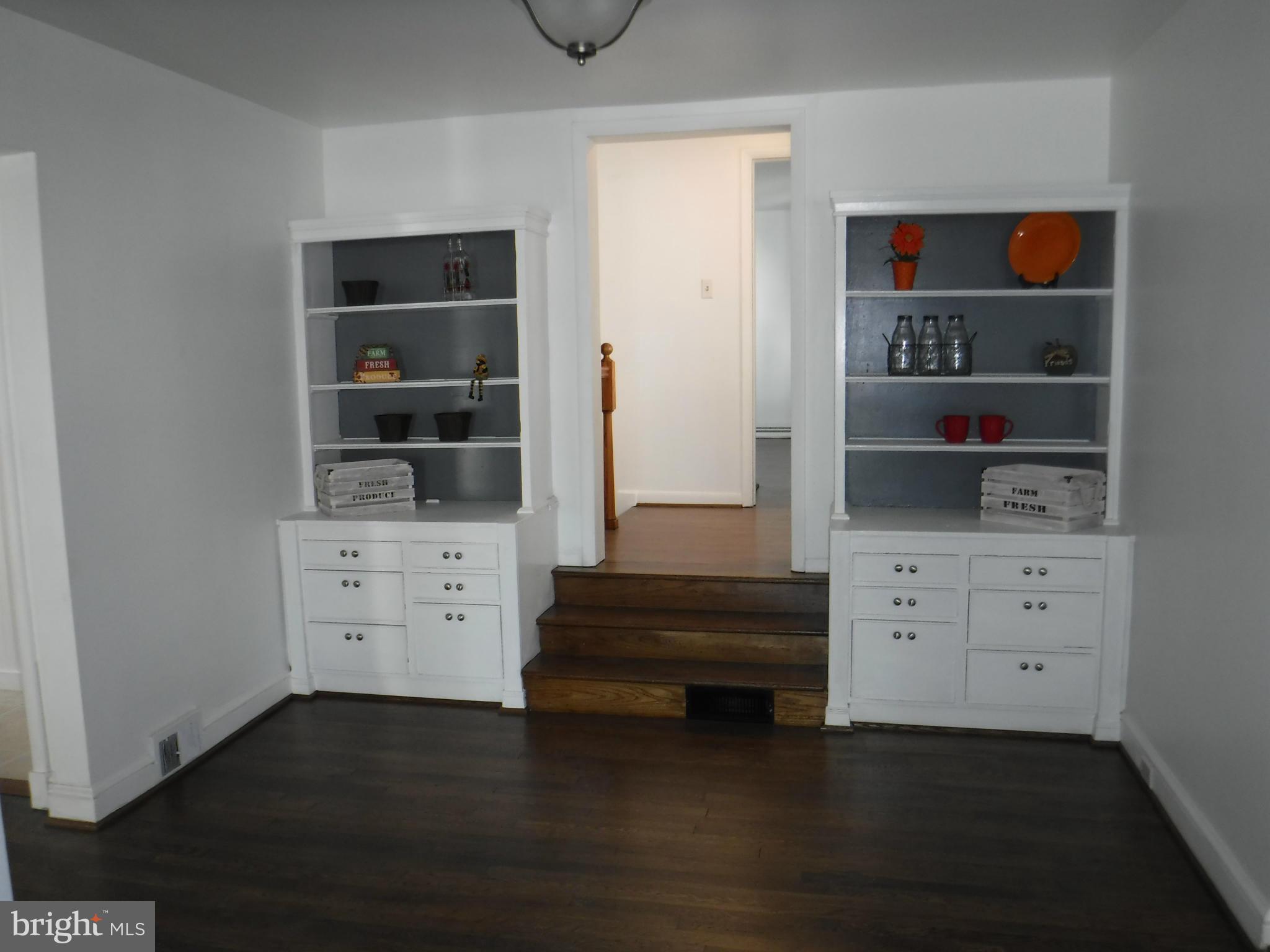 11300 Marbern Road Hagerstown, MD 21740 - Photo 8 of 26 CUSTOM BUILT-IN CABINETRY