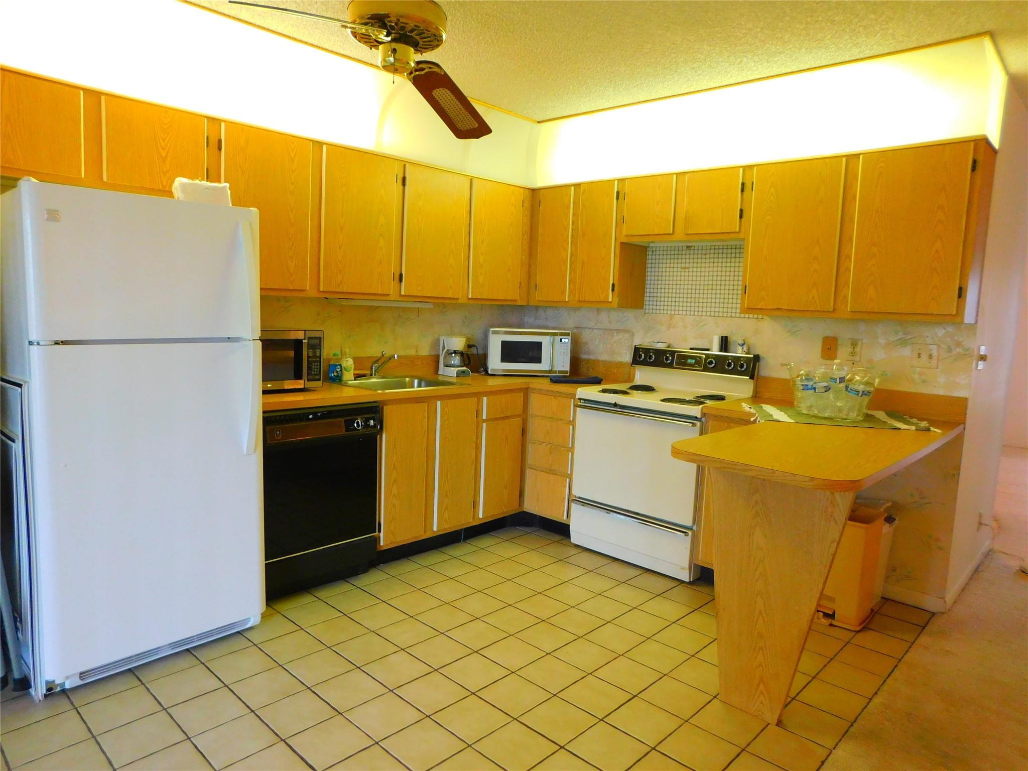 3370 Beau Rivage Drive, Unit 2A Pompano Beach, FL 33064 - Photo 14 of 40 Photo 12