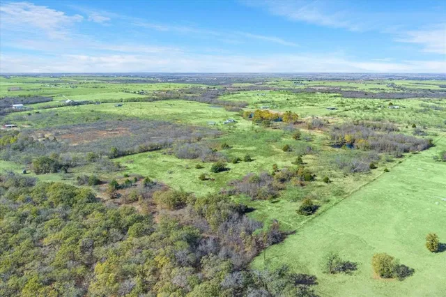 a view of an outdoor space and a yard