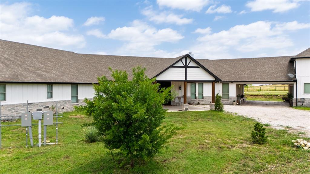 5559 County Road 4010 Decatur, TX 76234 - Photo 3 of 40
