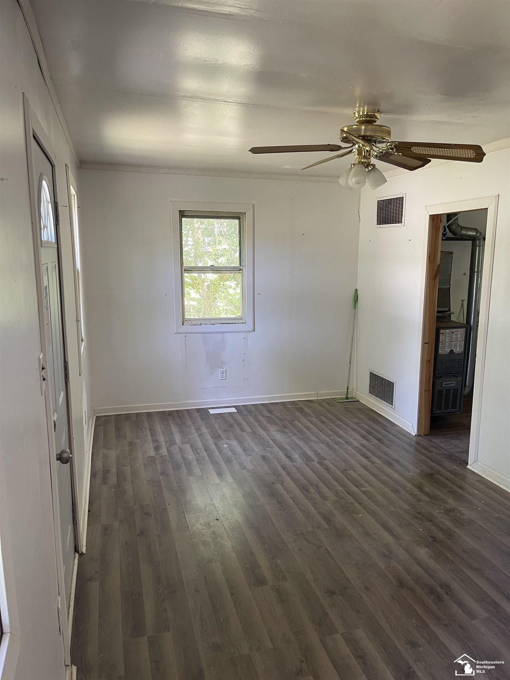 46675 Willis Road Belleville, MI 48111 - Photo 5 of 15 50110974-4.JPG