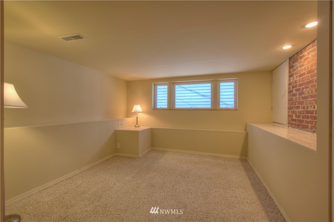 4135 Southwest Southern Street Seattle, WA 98136 - Photo 11 of 17 Gallery Image 11