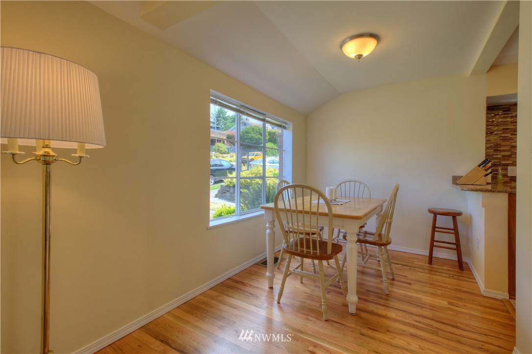 4135 Southwest Southern Street Seattle, WA 98136 - Photo 7 of 17 Gallery Image 7