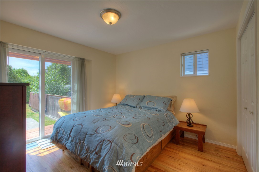 4135 Southwest Southern Street Seattle, WA 98136 - Photo 8 of 17 Gallery Image 8