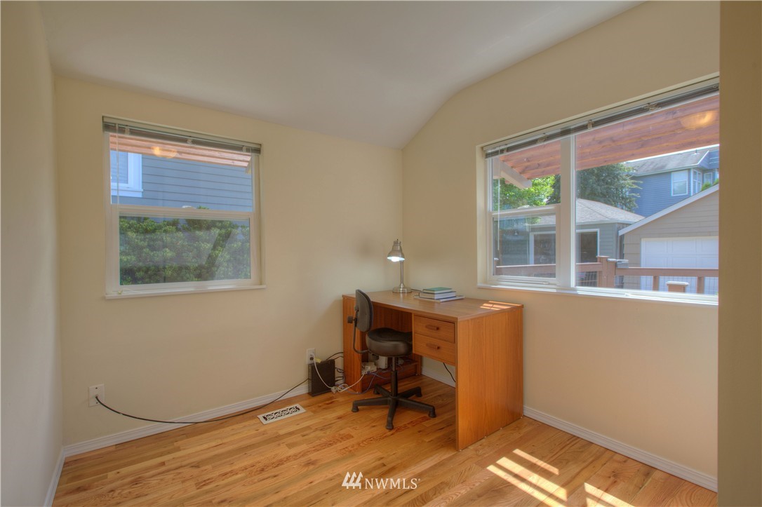4135 Southwest Southern Street Seattle, WA 98136 - Photo 9 of 17 Gallery Image 9