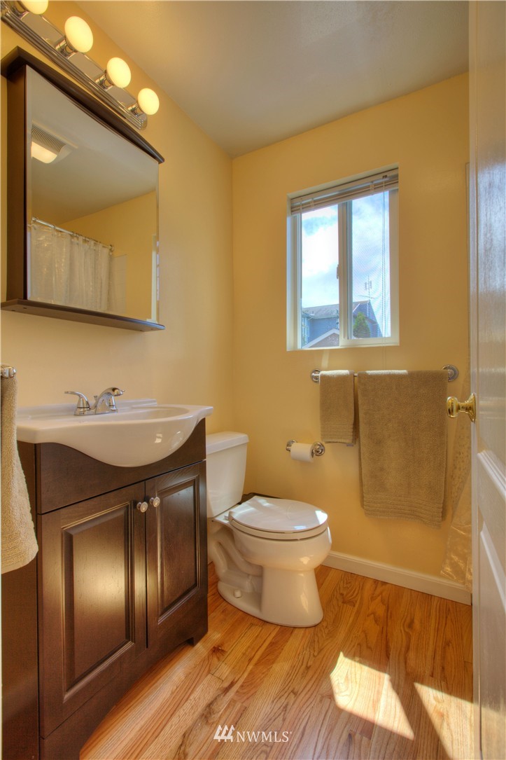 4135 Southwest Southern Street Seattle, WA 98136 - Photo 10 of 17 Gallery Image 10