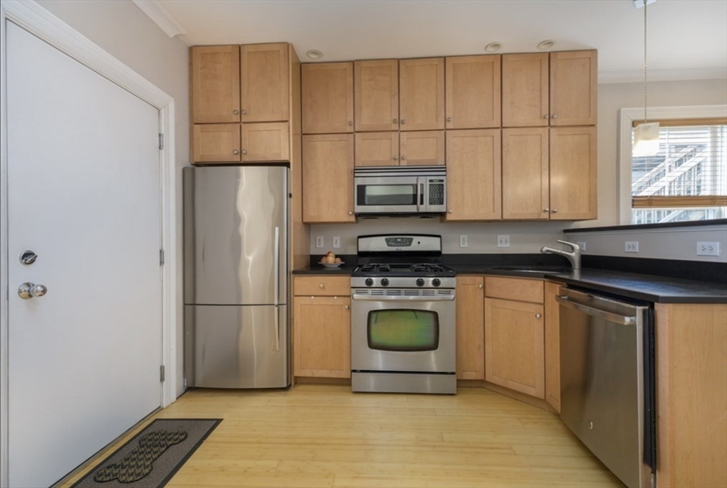 3 Leeds Street, Unit 1 Boston, MA 02127 - Photo 1 of 10