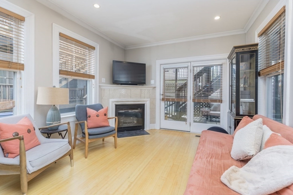 3 Leeds Street, Unit 1 Boston, MA 02127 - Photo 3 of 10