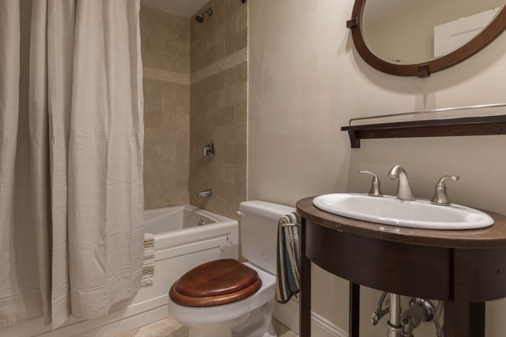 3 Leeds Street, Unit 1 Boston, MA 02127 - Photo 7 of 10