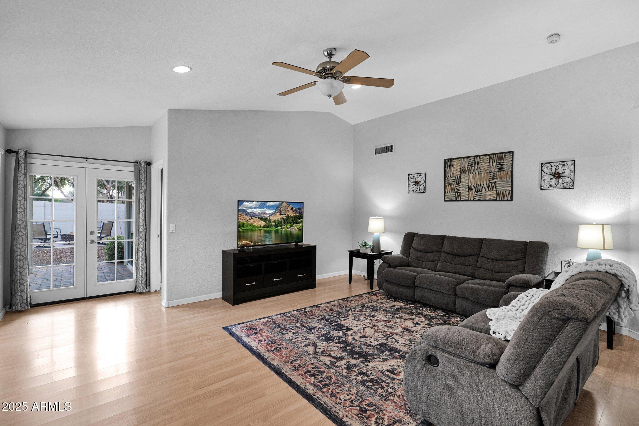 473 South Ash Street Gilbert, AZ 85233 - Photo 3 of 27 3 - Living Room - 1