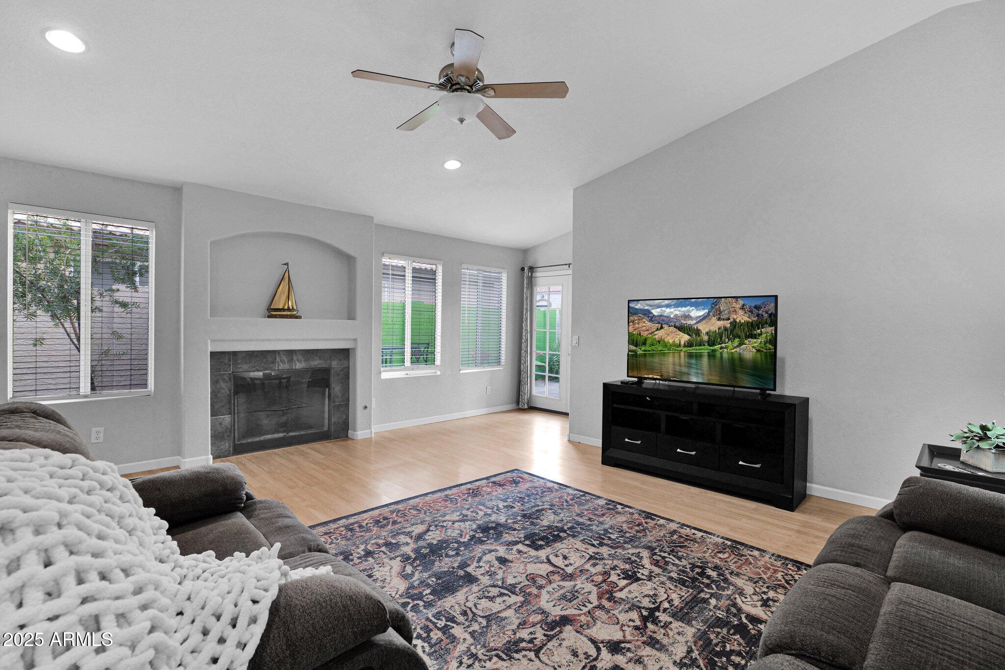 473 South Ash Street Gilbert, AZ 85233 - Photo 6 of 27 6 - Living Room - 4