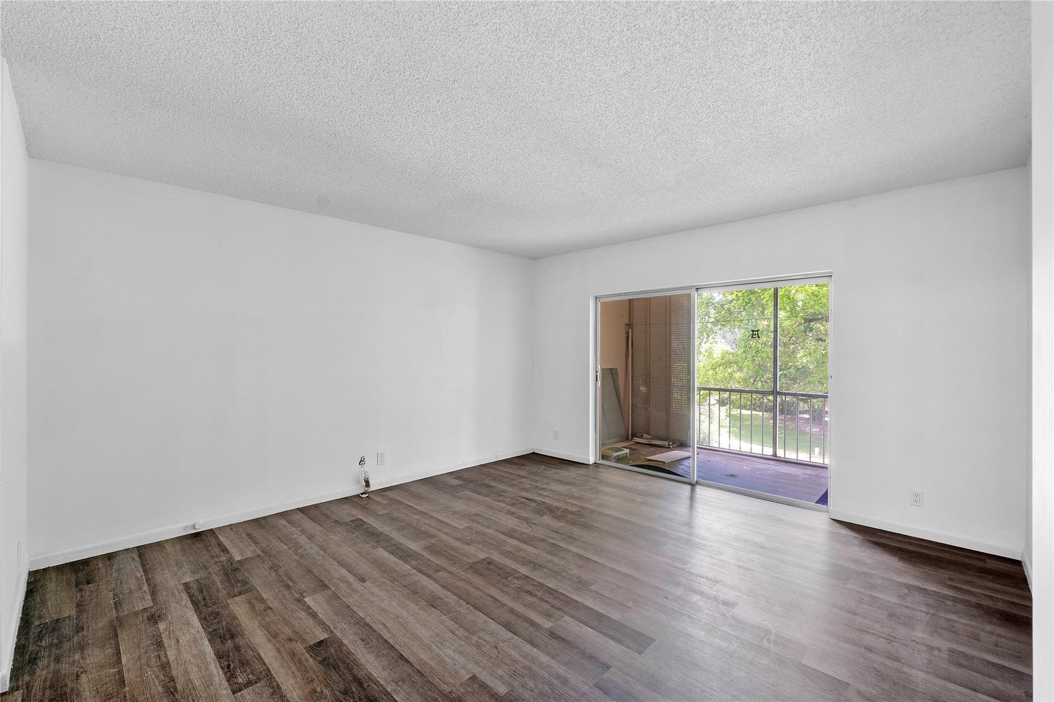 6751 Cypress Road, Unit 204 Plantation, FL 33317 - Photo 8 of 17 Photo 8