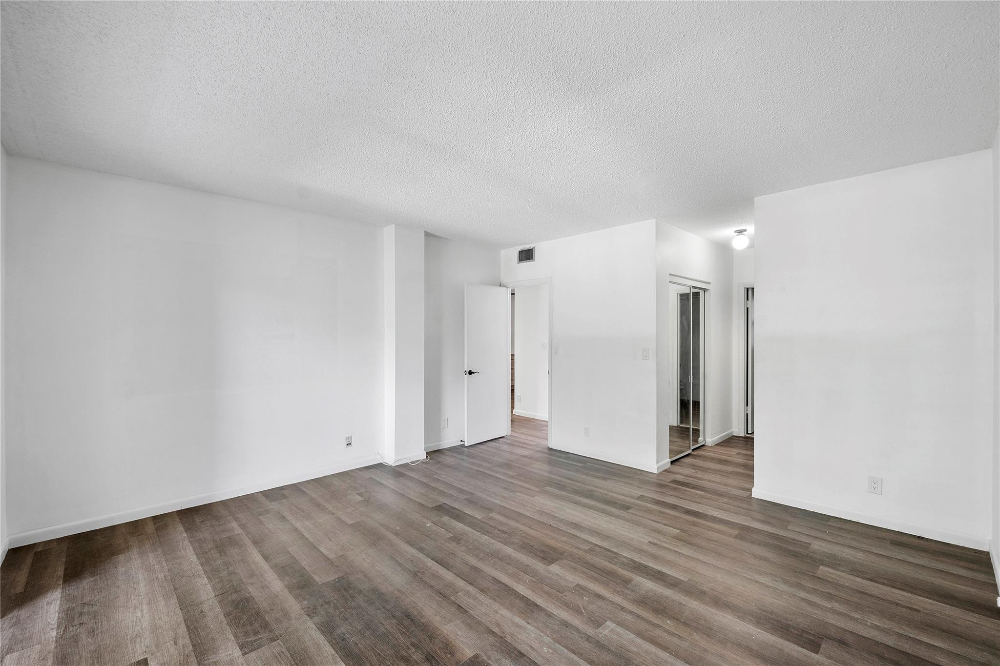 6751 Cypress Road, Unit 204 Plantation, FL 33317 - Photo 9 of 17 Photo 9